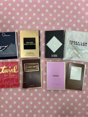 8 Samples - Designer fragrance